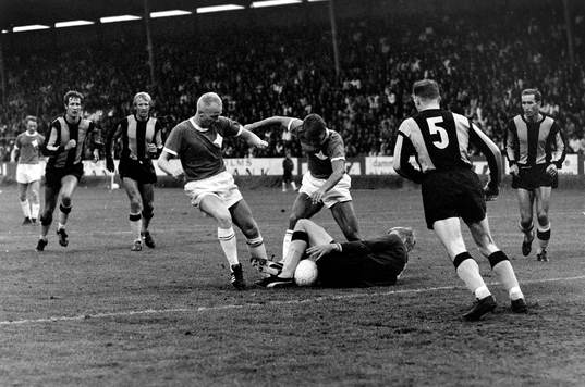 Situation framför hammarbys målvakt Ronnie Hellström
