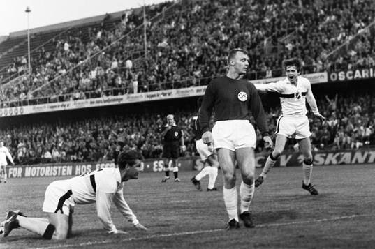 Kurt Andersson nickar in 1-0 till AIK