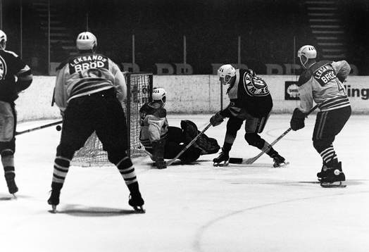 Situation framför leksands målvakt Christer Abrahamsson
