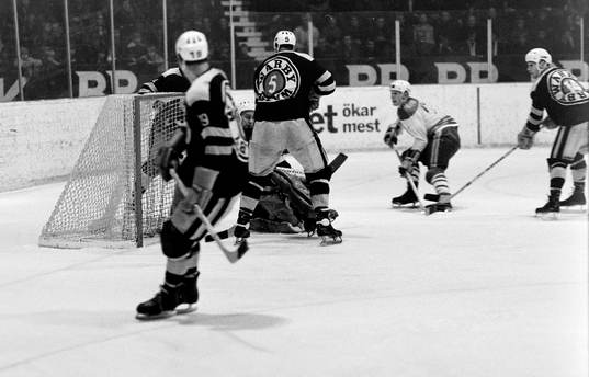 Situation framför Leif Holmqvist, målvakt i AIK