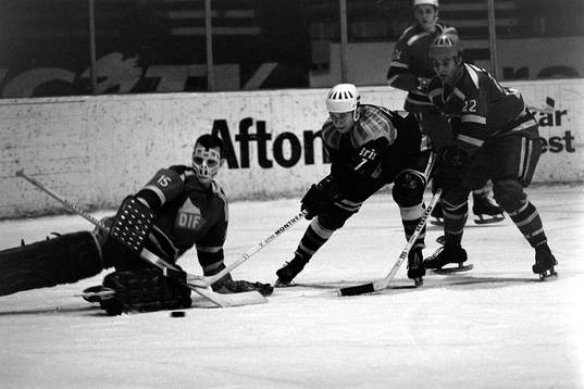Inge Hammarström, Brynäs framför djurgårdens målvakt