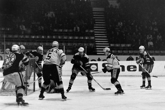 Situation framför Leif Holmqvist, målvakt i AIK
