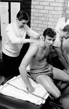 Bert-Ola Nordlander får massage