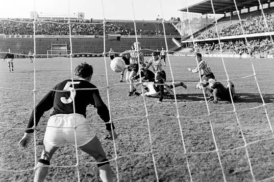 Situation framför AIK:s målbur