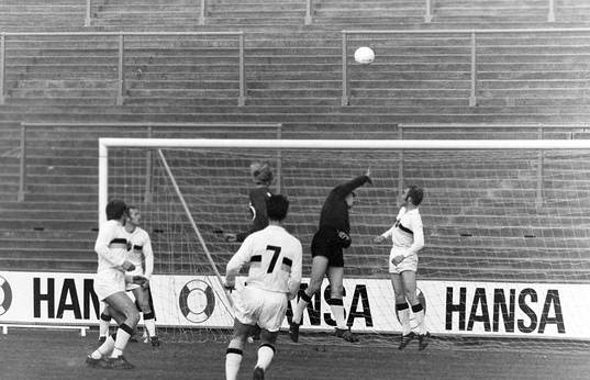 Situation framför Leif Hult, målvakt i AIK