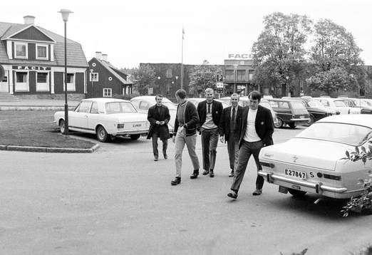 Åtvidabergs spelare på väg till matchen
