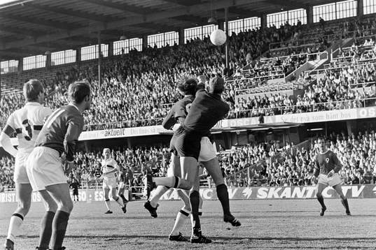 Situation framför AIK:s målvakt Leif Hult