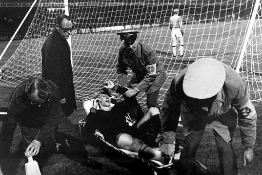 AIK:s målvakt Ronny Gustafsson blev han allvarligt skadad