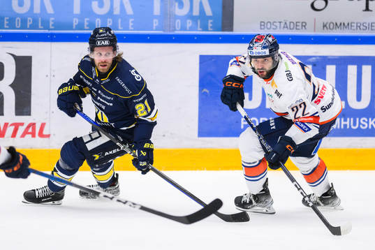 HV71s Mattias Tedenby och Växjös Tobias Rieder