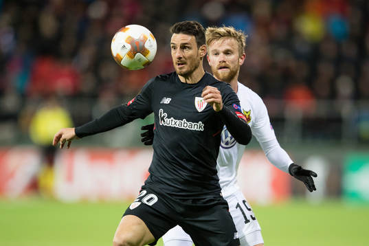 Athletic Bilbaos Aritz Aduriz mot Dennis Widgren