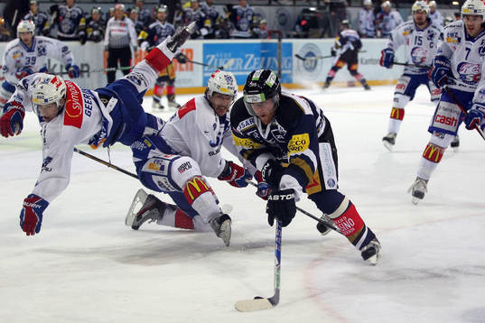 25.Sep.2012; Zug; Eishockey NLA - EV Zug - ZSC Lions;