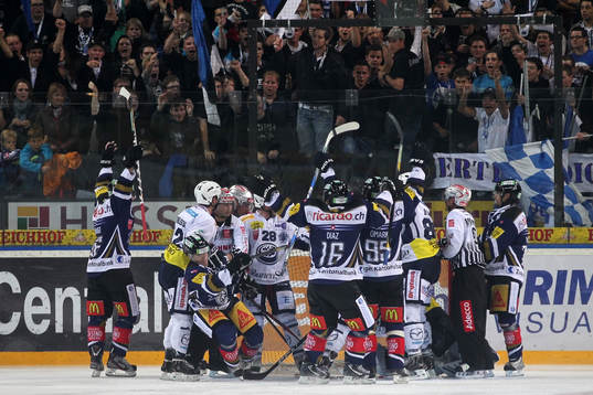 22.Sept.2012; Zug; Eishockey NLA - EV Zug - HC