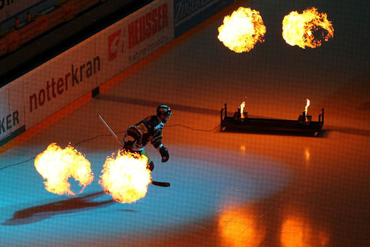 20.Nov.2012; Zug; Eishockey NLA - EV Zug - Geneve-Servette;