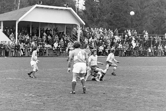 Kamp om bollen