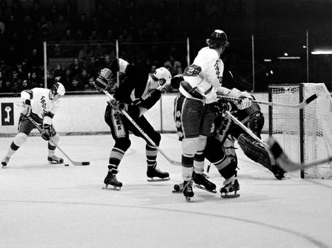 Bläddra bland fler bilder av Ishockey, Västerås - Västra Frölunda