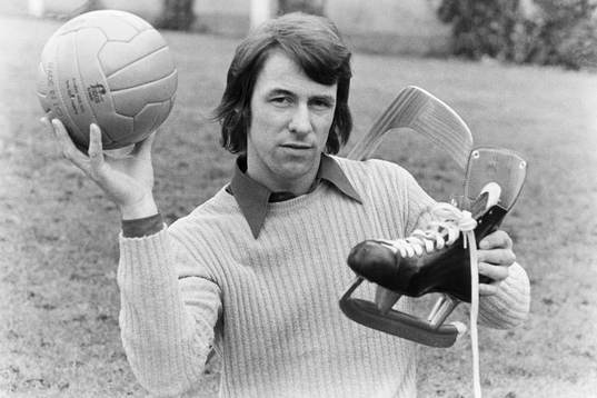 Kenneth Berg, elitidrottsman i både ishockey och fotboll