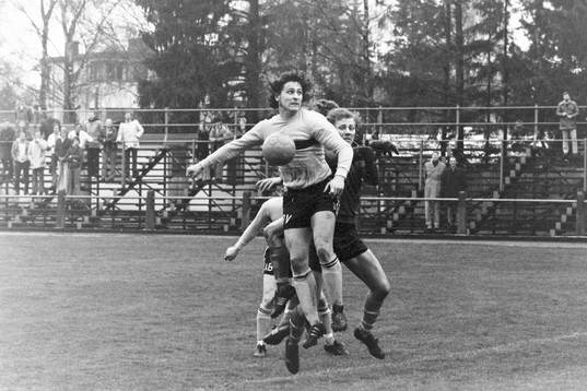 Magnus Eek, Hässleholm med bollen