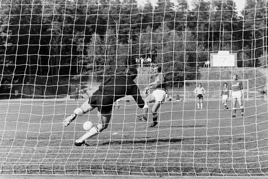 Tommy Svensson, Hässleholm slår in en straff