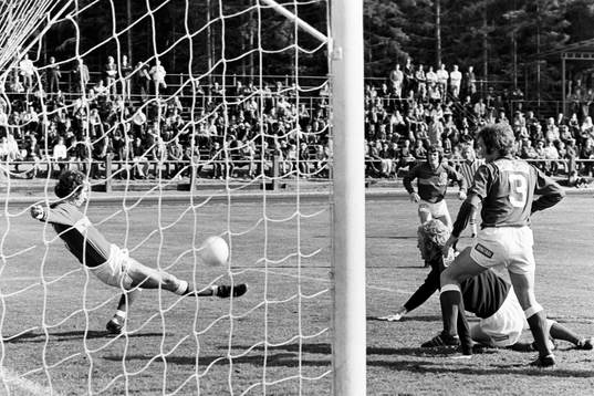 Lennart Ekström, Hässleholm räddar på mållinjen