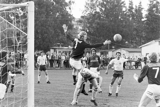 Situation framför Claes Flink, målvakt i Hässleholm