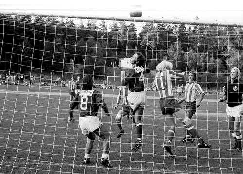 Lennart Ekström, Hässleholm nickar undan bollen