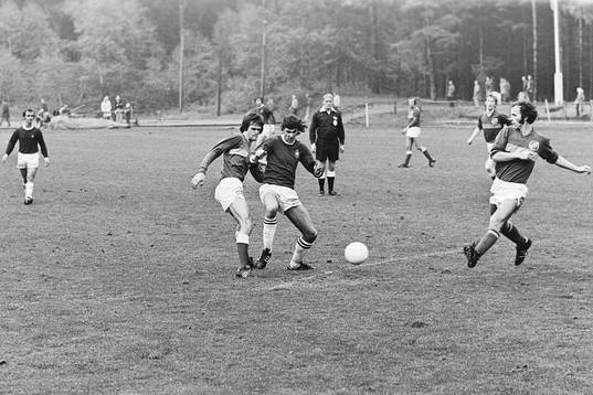 Lars-Erik Andersson och Lennart Ekström i kamp mot en