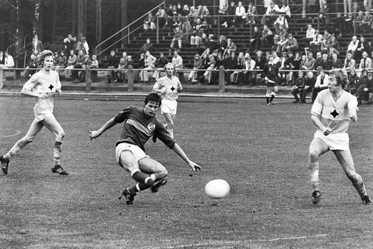Lennart Larsson, Hässleholm i skottagen