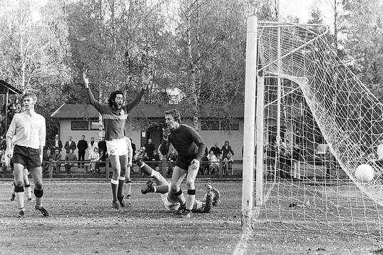 Alf Jönsson, Hässleholm jublar framför grimsås målvakt