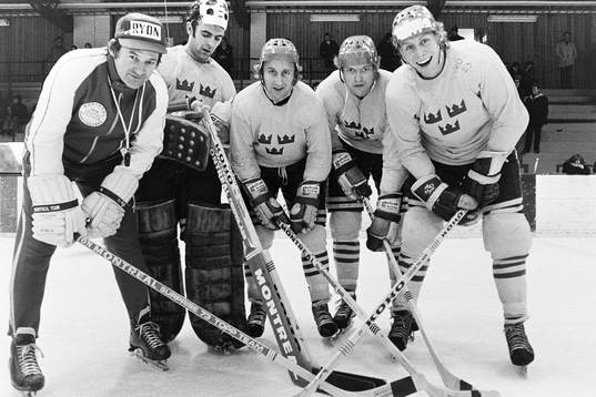 Kjell Svensson, förbundskapten, Curt Larsson, målvakt,