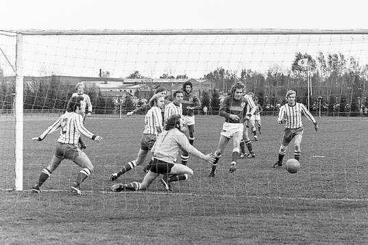 Fotboll, Div 2 södra, Hässleholms IF - Västra Frölunda,