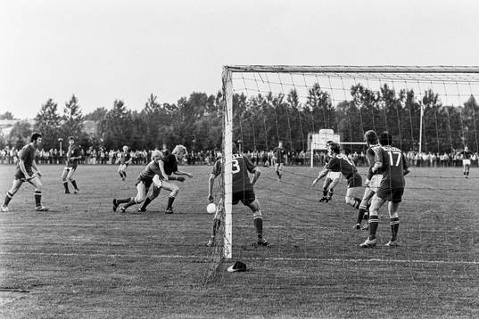Jan Holmqvist, Hässleholm i kamp om bollen