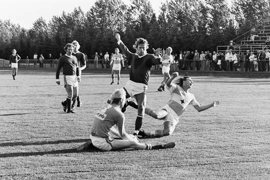 Hässleholms målvakt Claes Flink och Lennart Larsson