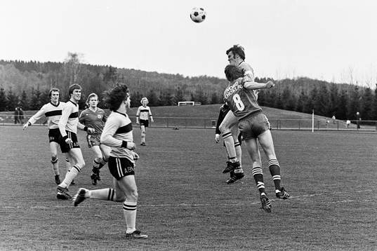 Arnold Kroon, Hässleholm vinner en luftduell