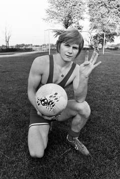 Mats Friberg, aktiv i både brottning och fotboll