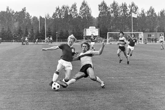 Bläddra bland fler bilder av Fotboll, Div 2 södra, IFK Hässleholm - Jönköping, 1-4