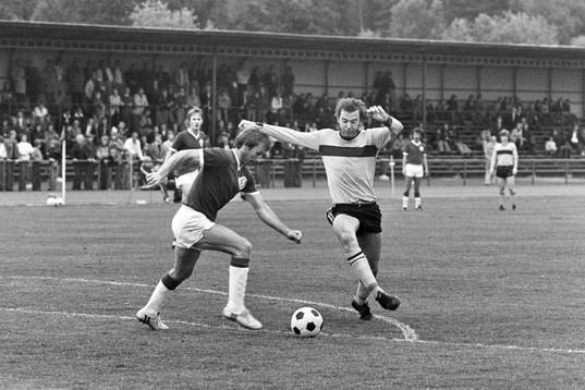 Bertil Arnesson, Hässleholm i kamp om bollen