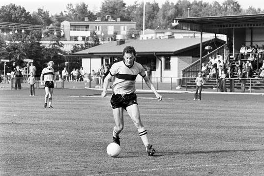 Bertil Arnesson, Hässleholm med bollen
