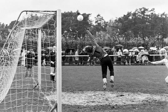 Leif Persson, målvakt i Mjällby