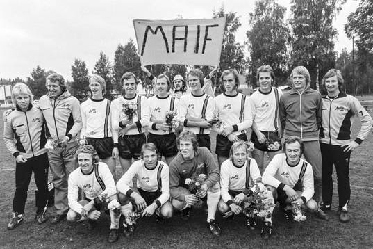 Mjällbys seriesegrande lag. Bakre raden fr. v Göran