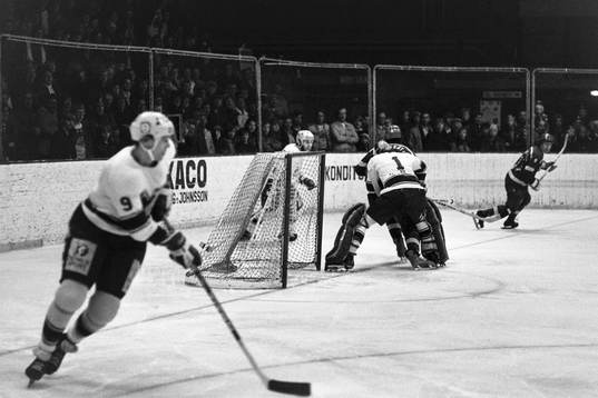 Situation framför målvakten i HV71