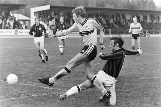 Björn Carlswärd, Hässleholm först på bollen