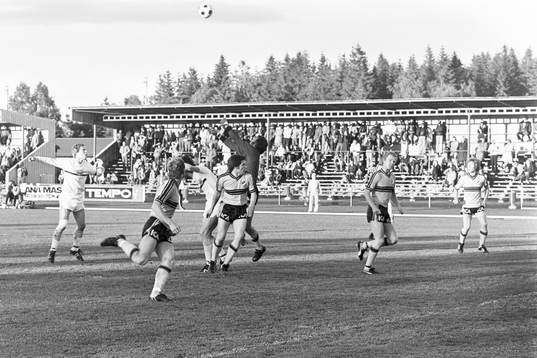 Bläddra bland fler bilder av Fotboll, Div 2 södra, IFK Hässleholm - Grimsås, 2-0