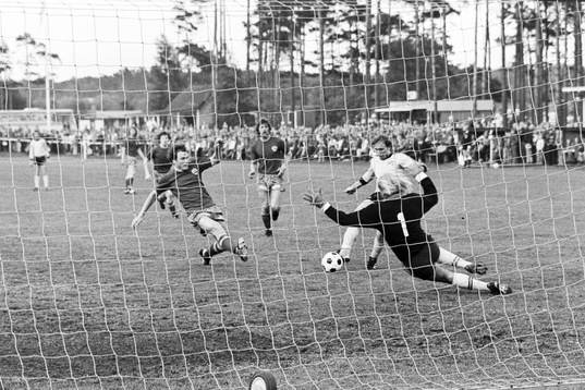 Bo Andersson, Mjällby gör mål på helsingborgs målvakt