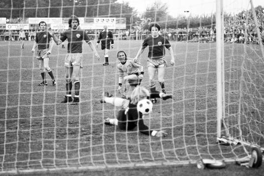 Bo Andersson, Mjällby gör mål på helsingborgs målvakt