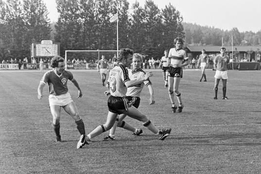 Leif Thell, Åtvidaberg utmanar hässleholms Pär Andersson