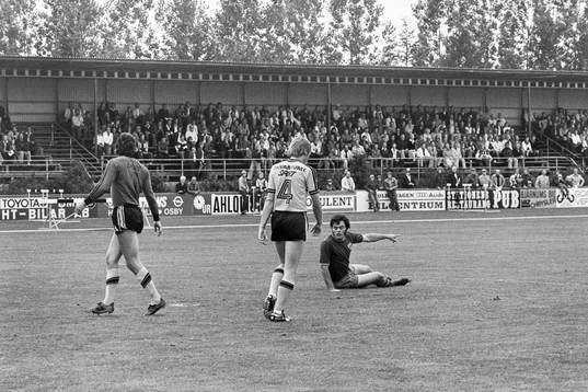 Bläddra bland fler bilder av Fotboll, Div 2 södra, IFK Hässleholm - Helsingborg, 3-5