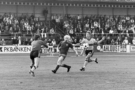 Tom Johansson, Helsingborg uppvaktas av hässleholms