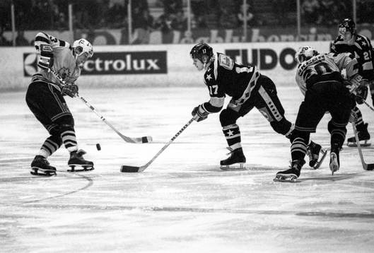 Bengt Lundholm, AIK med pucken