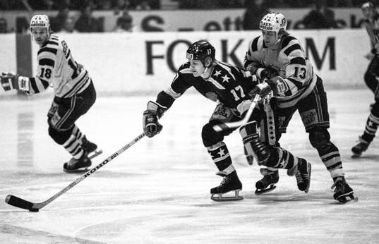Bengt Lundholm, AIK med pucken