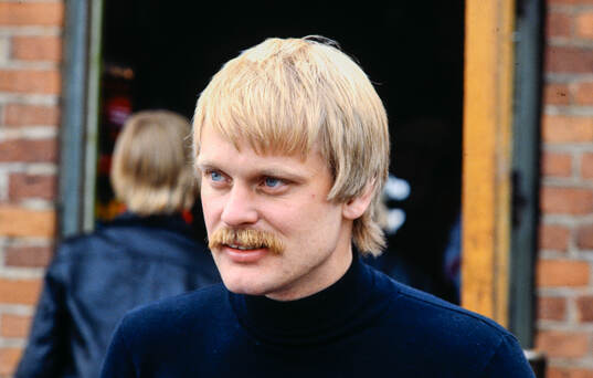 Ronnie Hellström besöker idrottsklinik i Färlöv